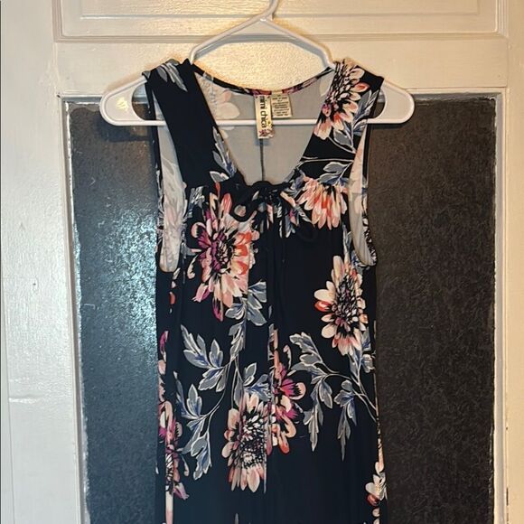 Mimi Chica Women’s Black Floral Sleeveless Maxi Dress with Front Slit Size M - Picture 2 of 7